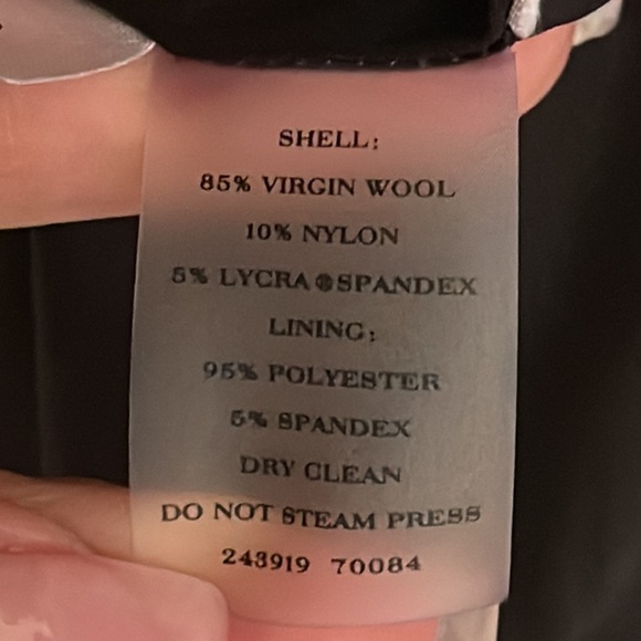 Ann Taylor Wool Blend 2 Front Button 2 Pocket Black Blazer size 6 - Picture 10 of 15